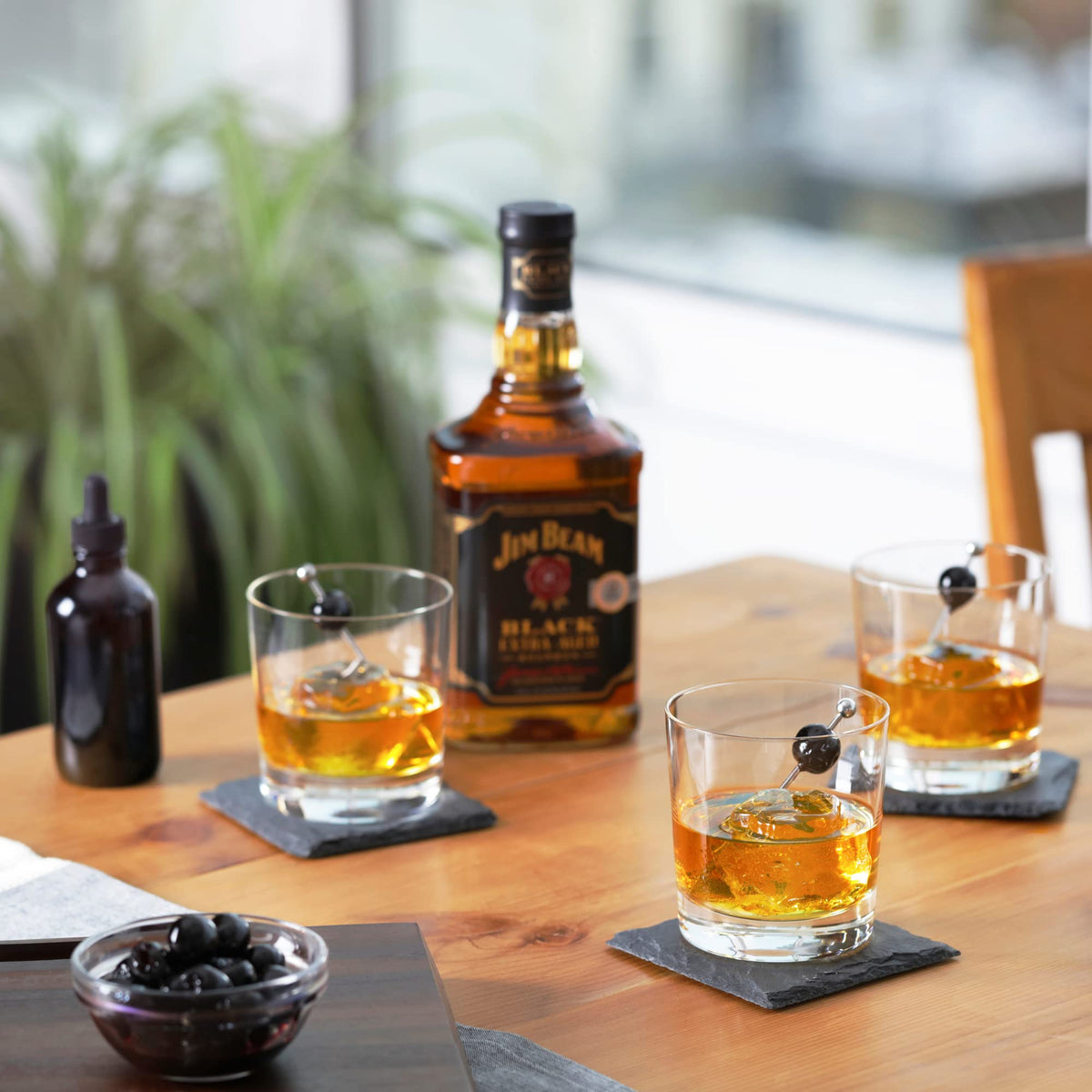 Black Bourbon Whiskey 750 ml 86 Proof D56061