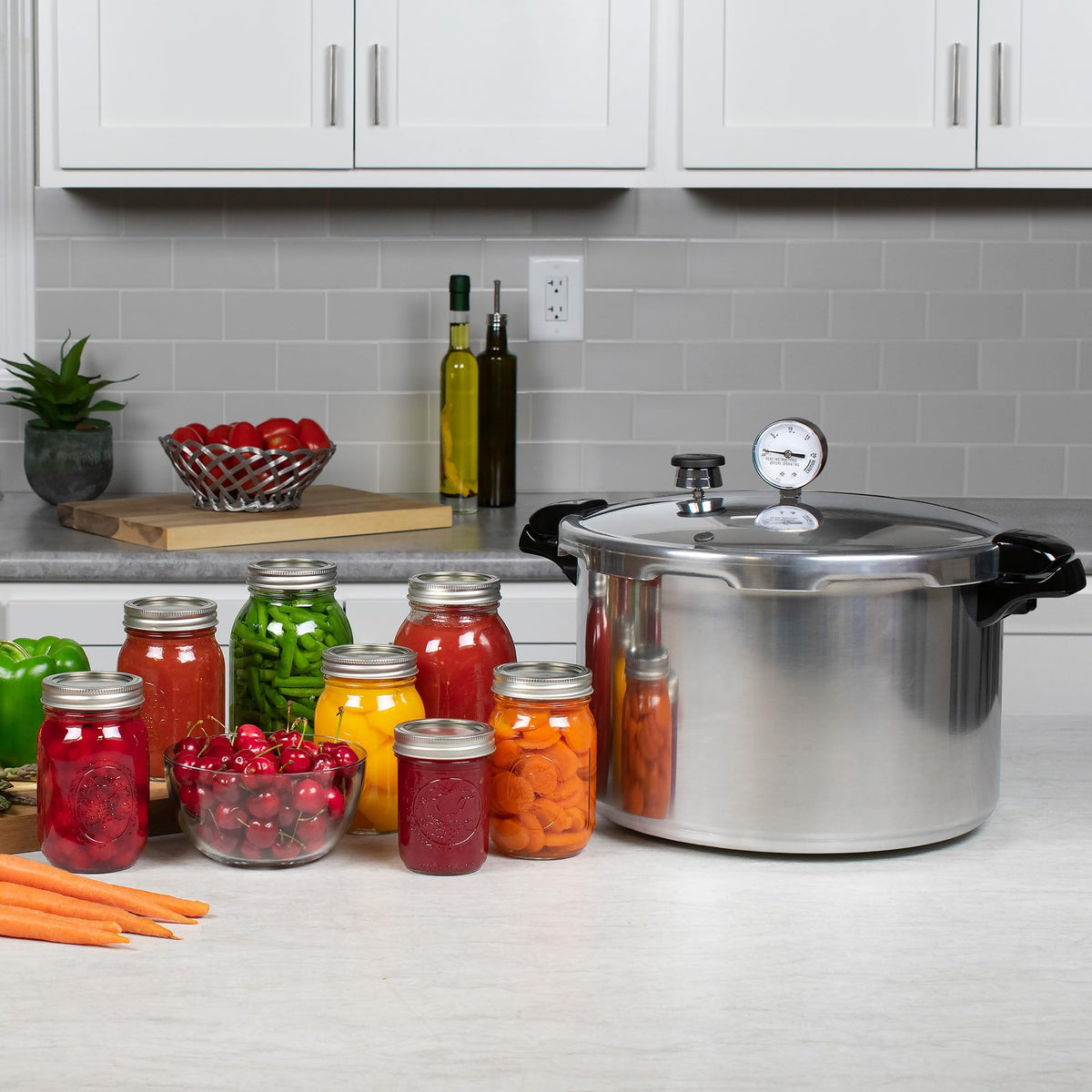 16-Quart Aluminum Pressure Canner and Cooker O677349